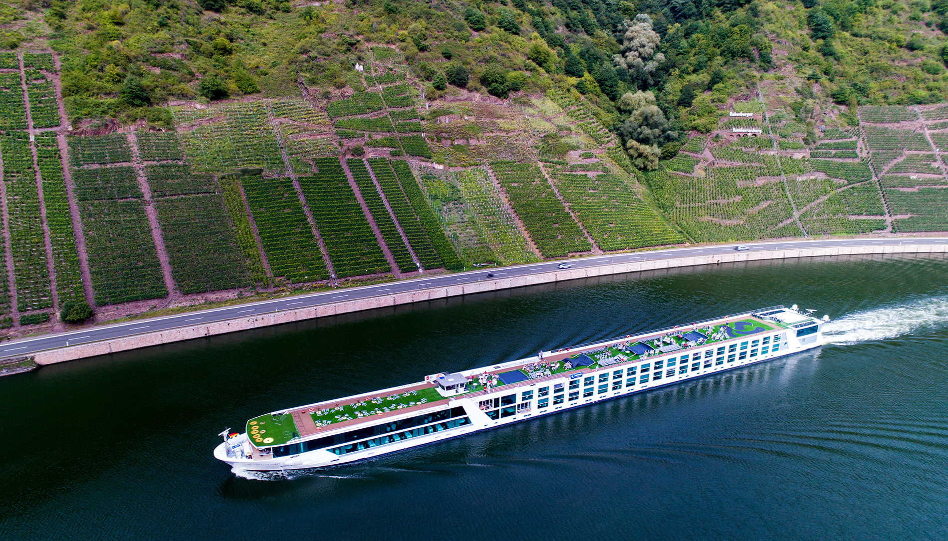 Emerald Destiny River Cruising Exterior